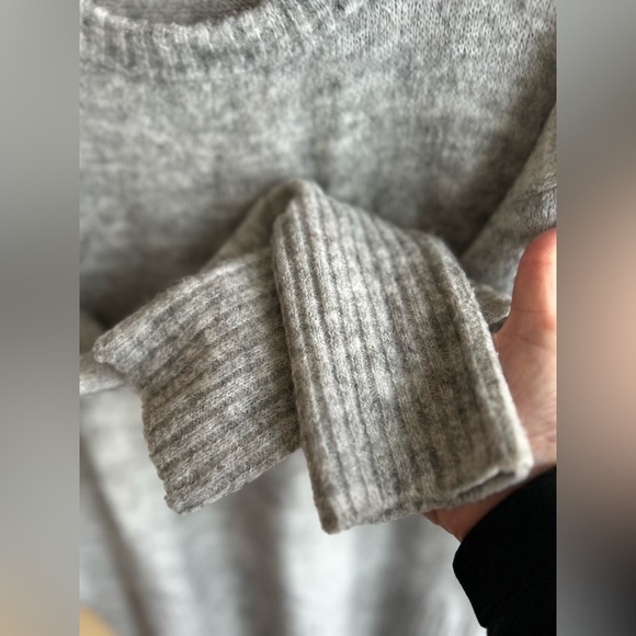 ✌️4 for $20✌️ Ichi oversized drapey sweater - Picture 5 of 9